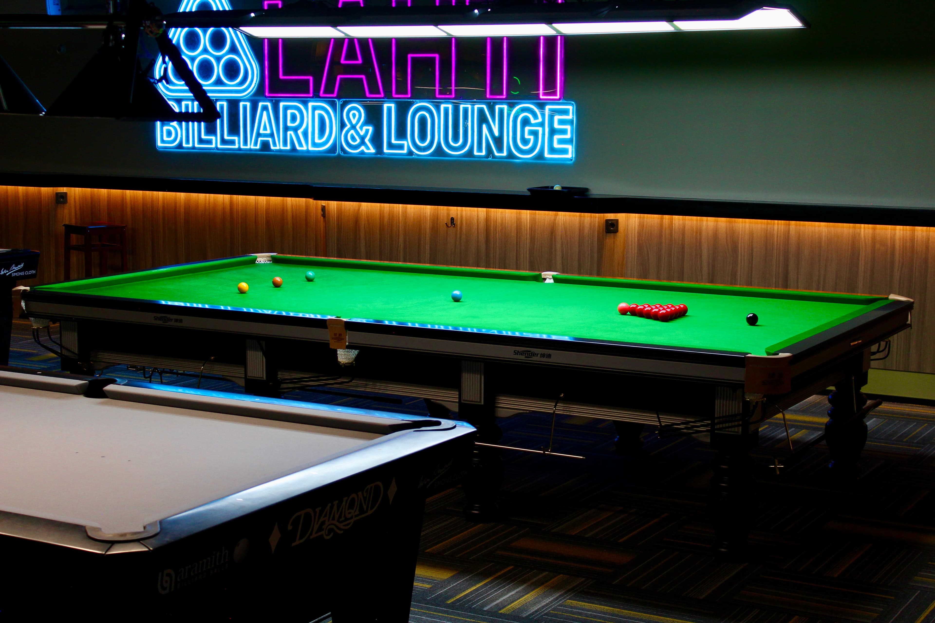 SNOOKER TABLE